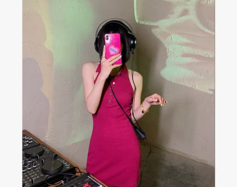 Htting黄汀汀 挂脖连衣裙女夏季薄气质...