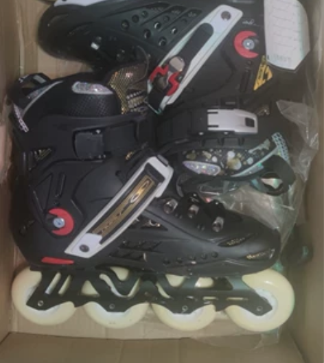 轮滑鞋成人男溜冰鞋女初学中级平花旱冰鞋 黑...