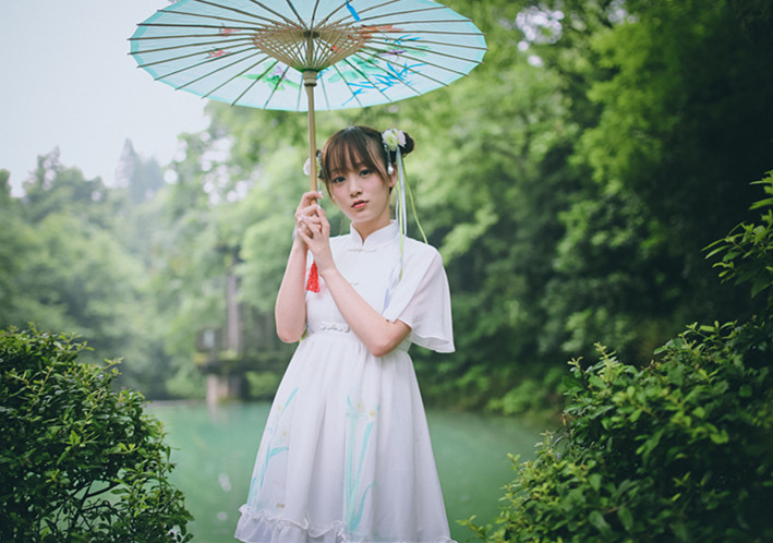 【SanKouSan】：是黑色纯白素色【若...
