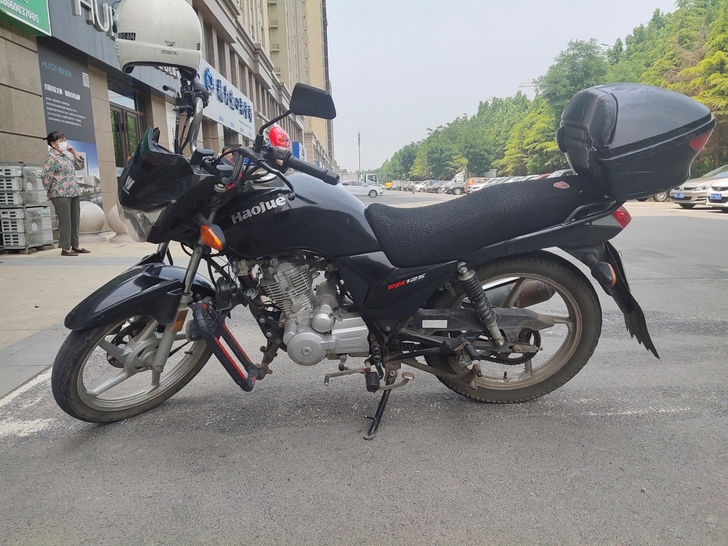 豪爵125摩托车，因换车了所以出售，带户使...