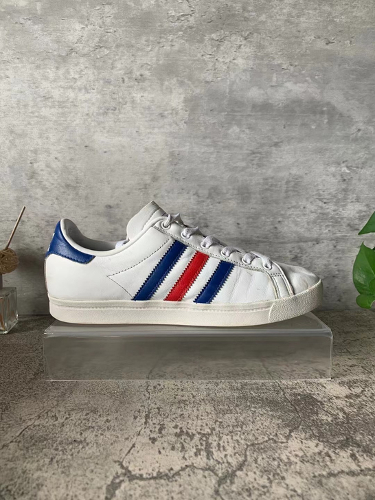 38.5码阿迪达斯Adidas低帮皮质休闲...