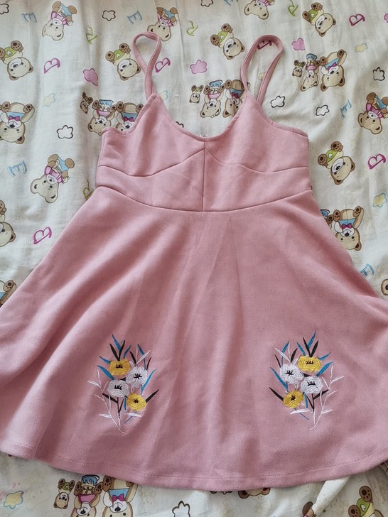 女童连衣裙，，毛衣，半身裙都是150码，满...