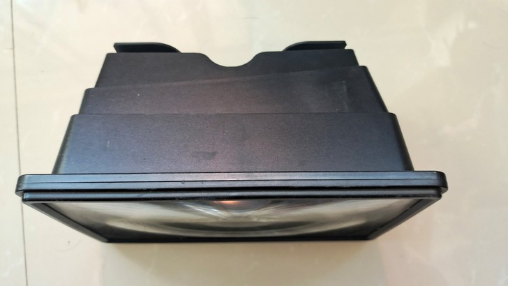 手机屏幕放大器，窝家追剧的手机放大看。