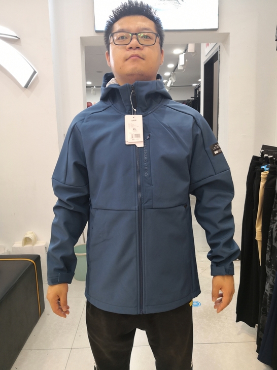 安踏男秋冬款梭织运动上衣，全新！