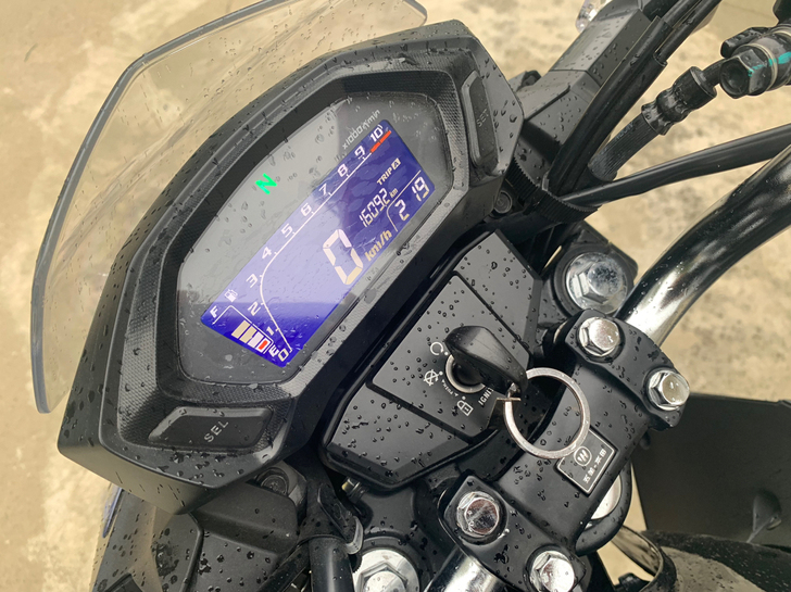 五羊本田150新幻影国四电喷摩托车，本田红...