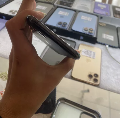 苹果11promax美版64g 黑色外观成...