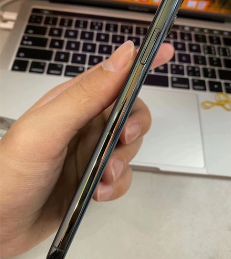 自用苹果11ProMax512G,国行,电...