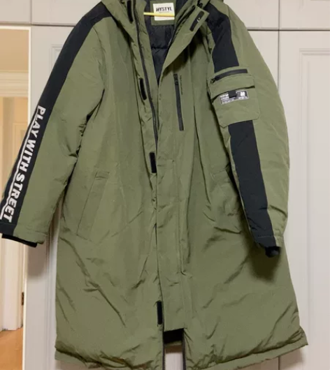 全新羽绒服 零穿着 尺码偏大 高大或偏重可...