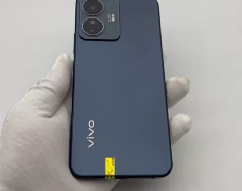 99新vivo Y77e  二手手机 下方...