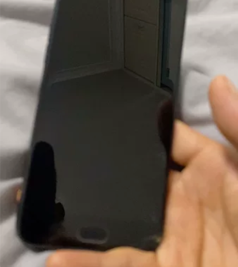 OPPO R11。右下角外屏有伤不影响正常...