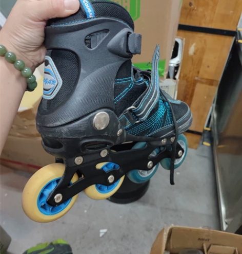 美洲狮单排旱冰鞋一套，41号，孩子脚大了，...