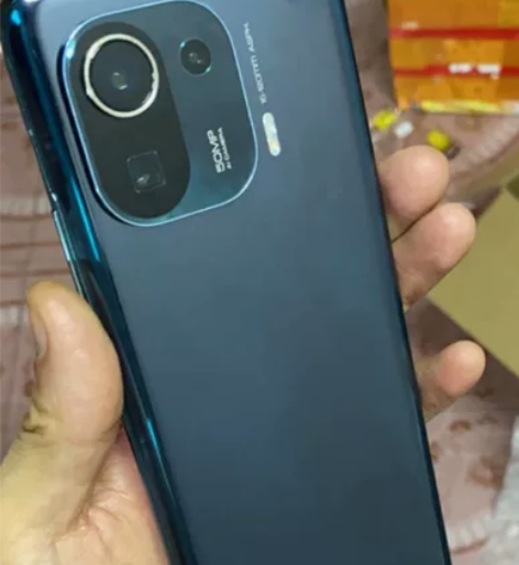 小米11pro 8+256  送黑鲨冰封背...