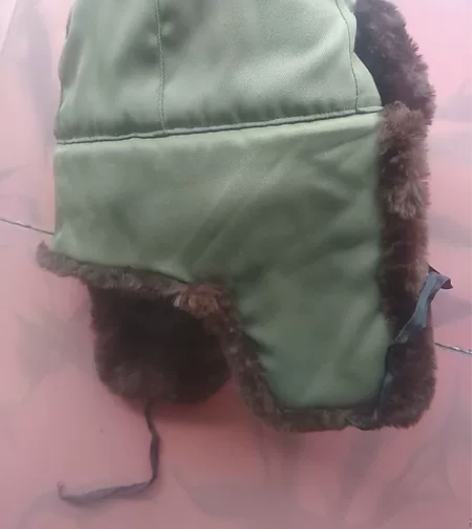 羊剪绒雷锋帽(新)58码。库存品相，防寒保...