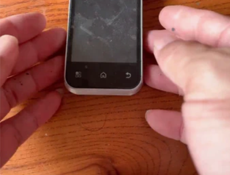 摩托罗拉智能手机，当年的机皇，电池没有了、...