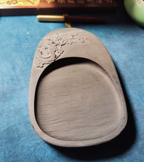 歙砚，买好几年了。没怎么用。砚台太多了。只...