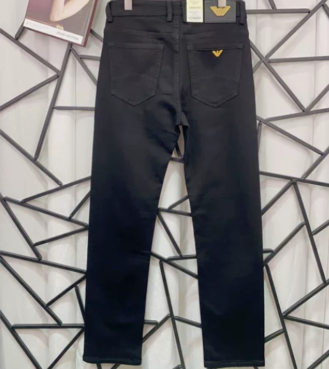 高版本潮牌牛仔裤 不潮不要钱 感兴趣的话点...