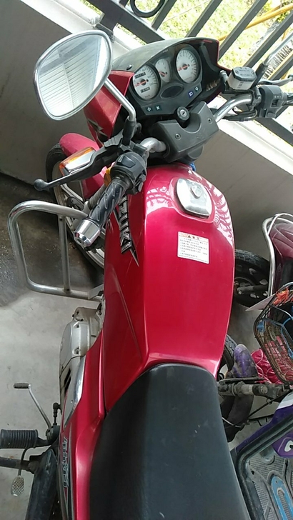 铃木钻豹125