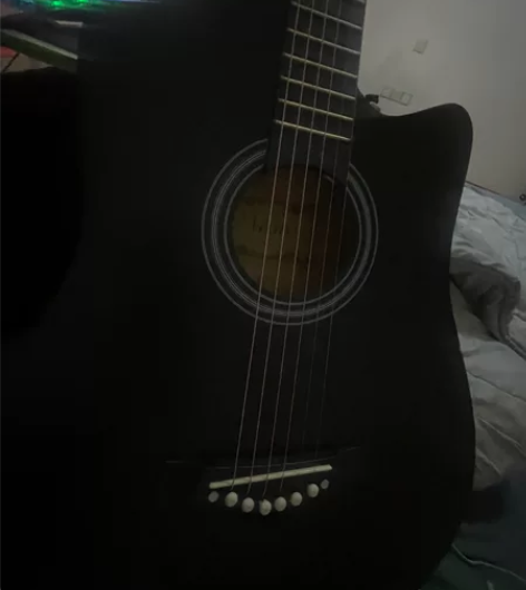 民谣吉他，有兴趣私聊我可刀 出售概不退换 ...