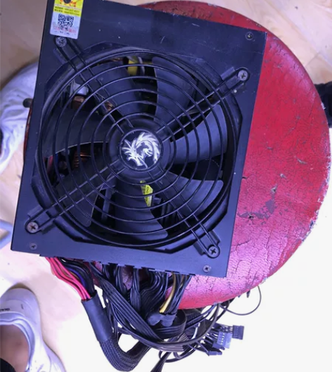长城巨龙 额定1250瓦 有需要的来 成色...