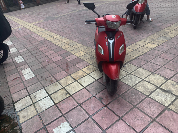 自用小踏板，120cc，卖掉了留帖做纪念