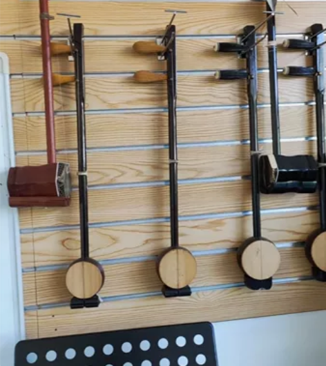 各种二胡板胡特价出售,有看上的私信价格 感...