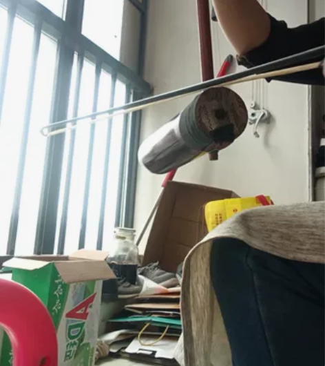 长筒龙头二胡，竹筒的，杆子木质不祥，紫檀琴...