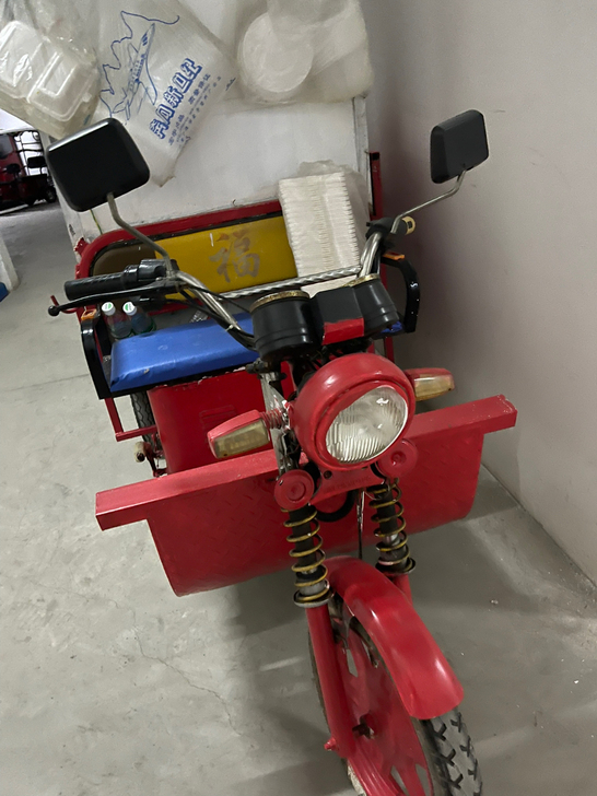 三轮车 全新电瓶 赠送所有物品 4500购...