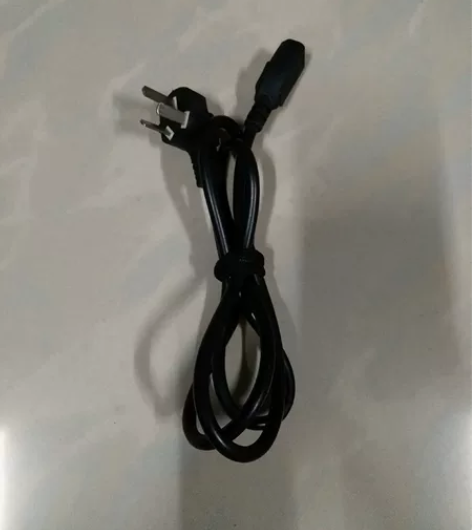 闲置电脑电源线,只有一根,有合适拿去。 感...