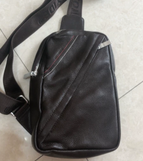 全新全皮男士胸包，全皮，质量超好，图片为棕...