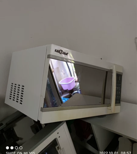 现有自用美的牌微波炉一个,低价转让,功能齐...