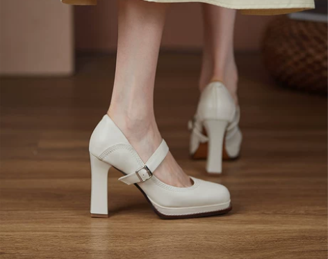 米白色高跟鞋女防水台粗跟单鞋2021年新款...