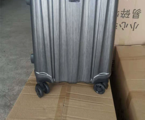 奔驰拉杆箱，4s店赠礼，，20寸，全新未拆...