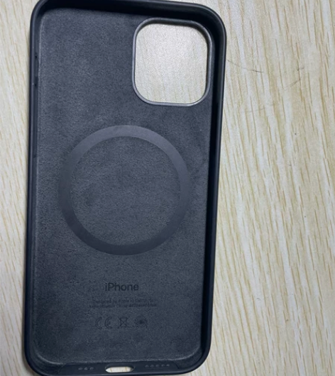 iphone12官方黑色保护壳，背部有道痕...