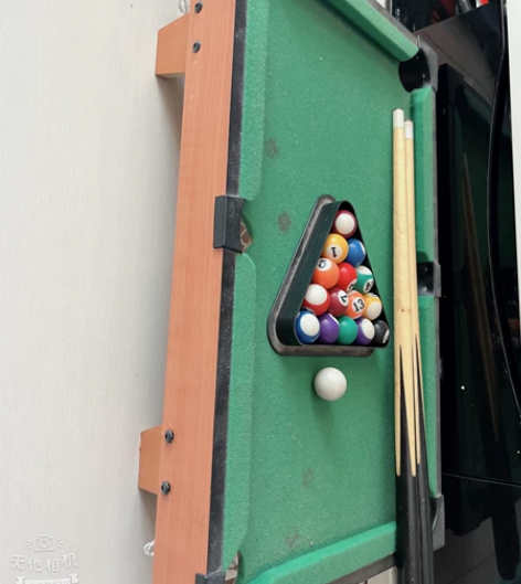 台球桌，儿童家用迷你益智桌面，9..5成新...