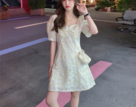 ?泡泡袖碎花连衣裙女装夏季法式初恋温柔风小...