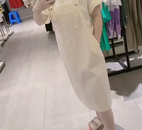 背带裙两件套，实体店购买，穿过一次，纯棉的...