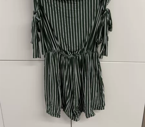 平肩连体裤 感兴趣的话点“我想要”和我私聊...