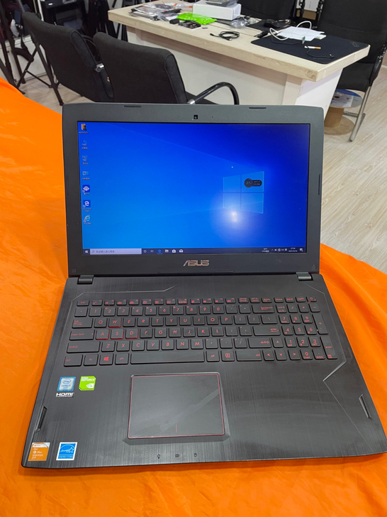 华硕 i7 6700 gtx1060游戏本...