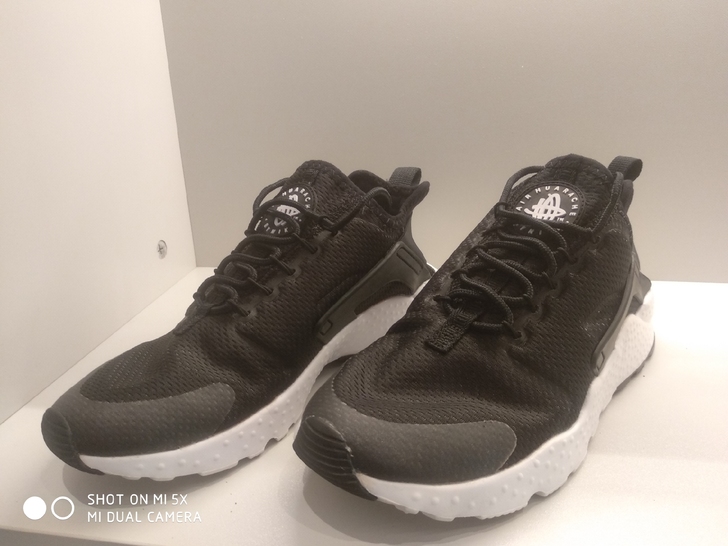 Nike Air Huarache Run...
