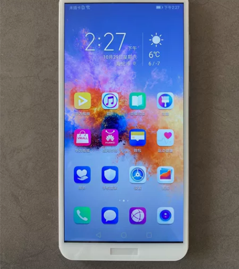 闲置手机华为荣耀畅玩7x 64g 屏幕之前...