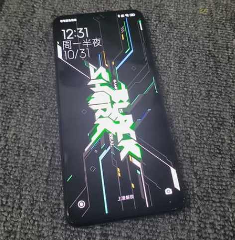 黑鲨4s 12+128  成色极好，屏幕无...