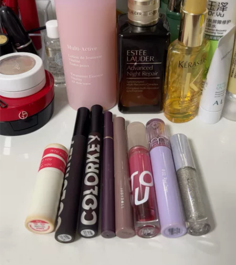 化妆品打包出 口红+睫毛膏+眼线笔+液体眼...