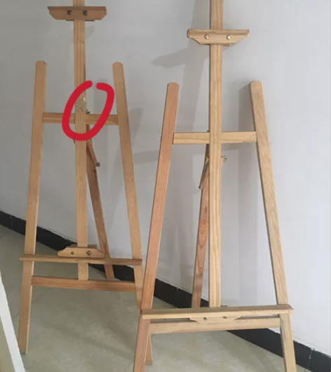 画架两个，一个有点微瑕但不影响使用，两个一...