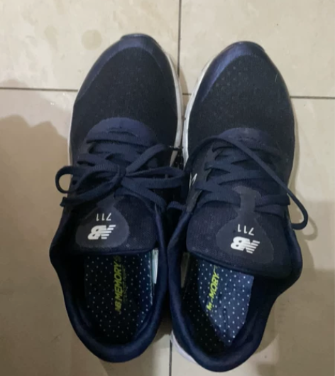 新百伦的跑鞋70。40码包运费 鞋子偏小 ...