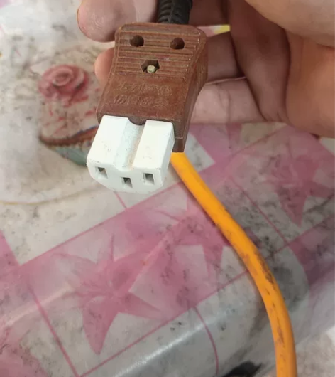 电脑主机电线一个。 感兴趣的话点“我想要”...