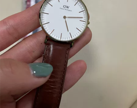 DW手表，自己带了小半年，盒子小铺啥的找不...