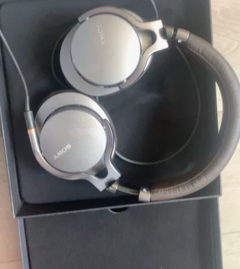 Sony 索尼 MDR-1A 佩戴方式：头...
