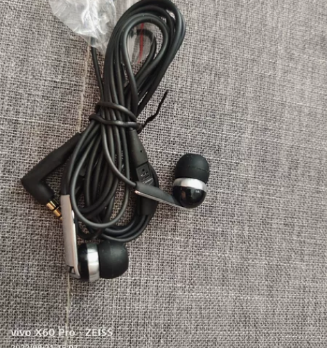 深海塞尔2.00is耳机音质好 感兴趣的话...