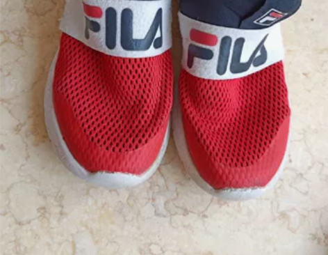 斐乐一脚蹬鞋子12.5c，穿了一季，材质不...