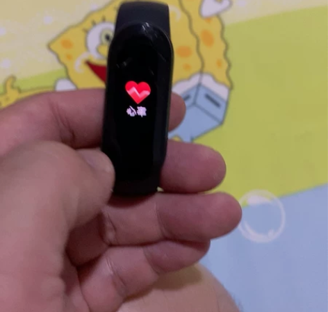 小米手环5，屏幕碎了，触感良好 感兴趣的话...